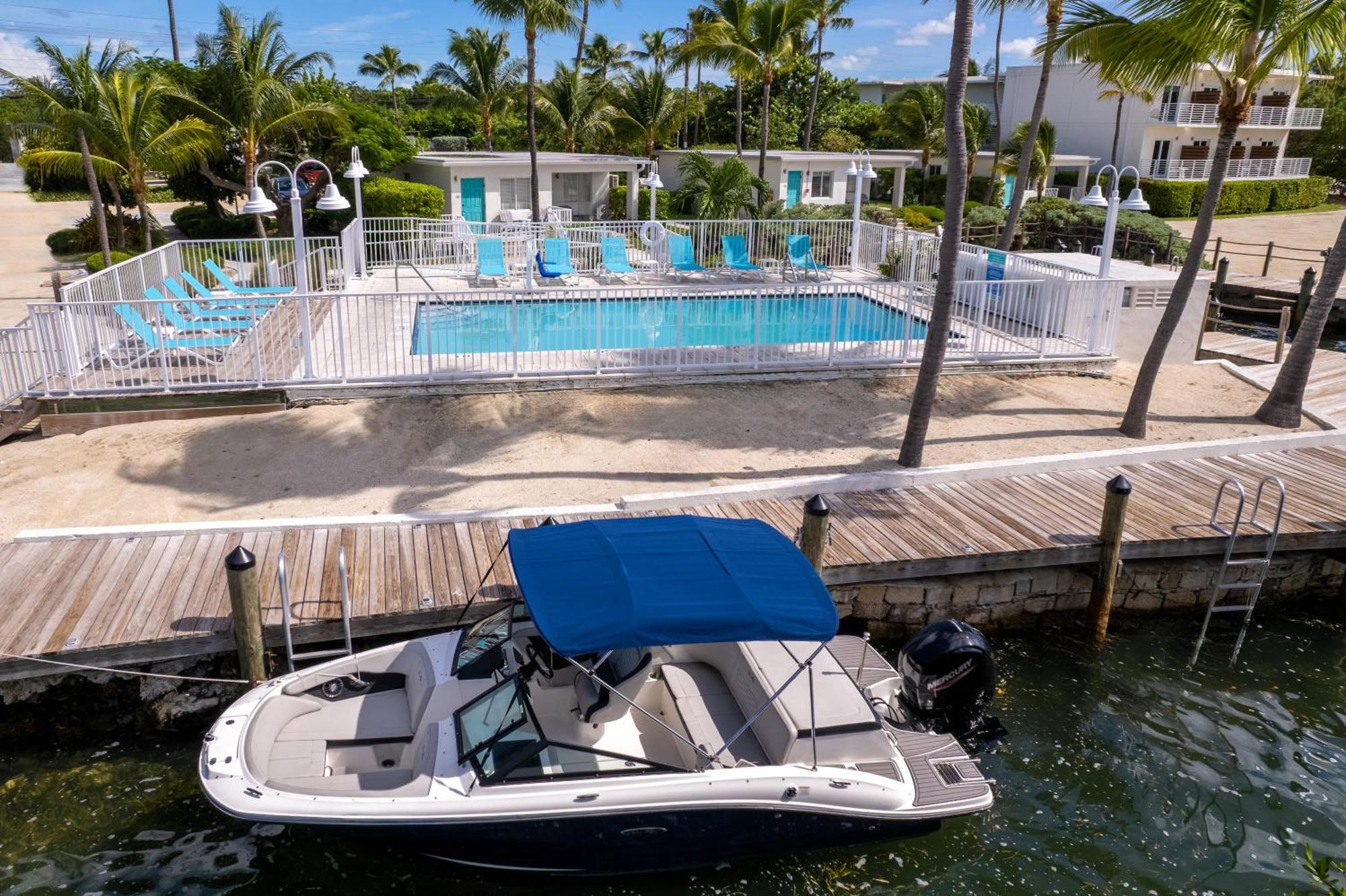 Fisher Inn Resort & Marina Айламорада Экстерьер фото